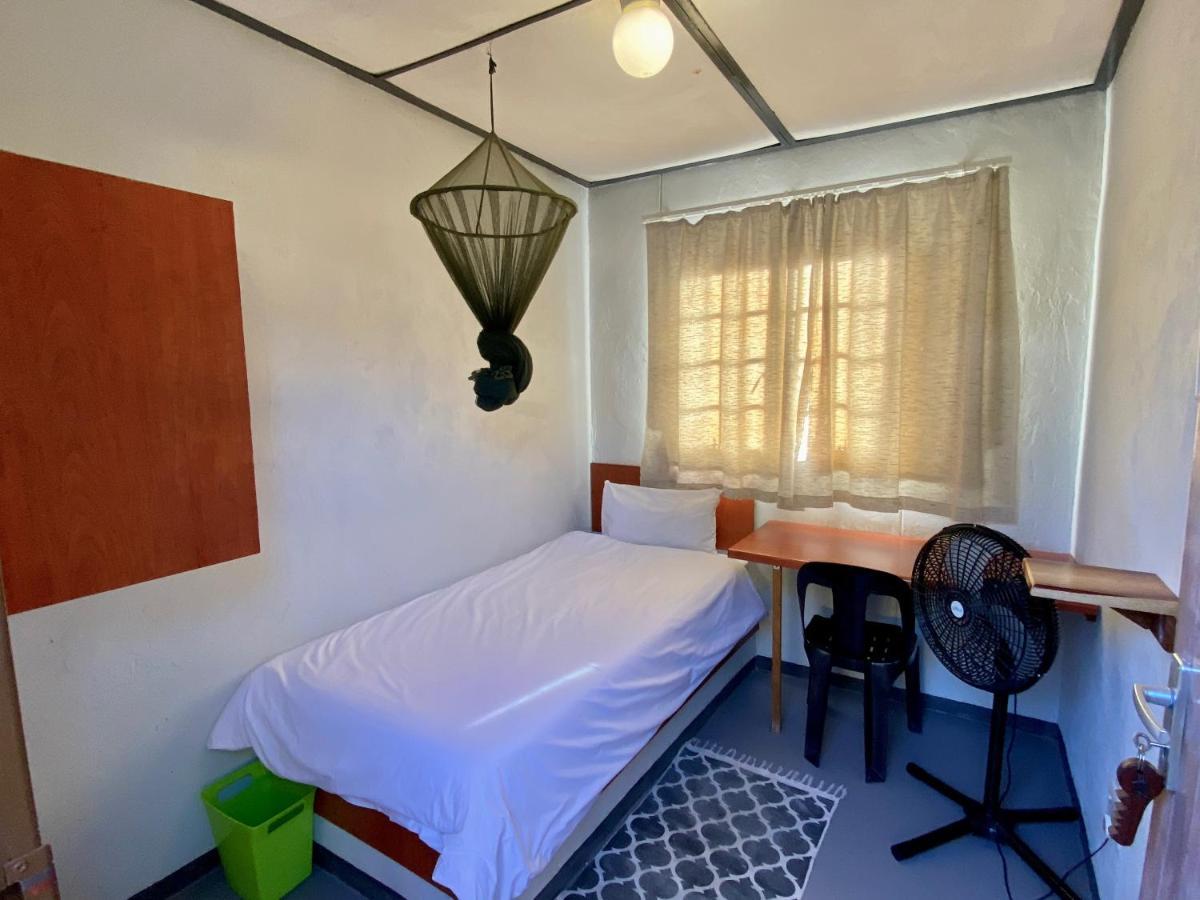 Divundu Guest House Exterior foto