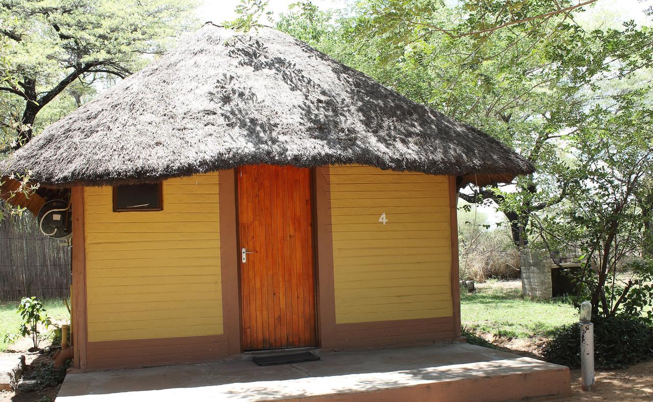 Divundu Guest House Exterior foto