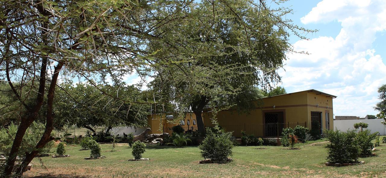 Divundu Guest House Exterior foto